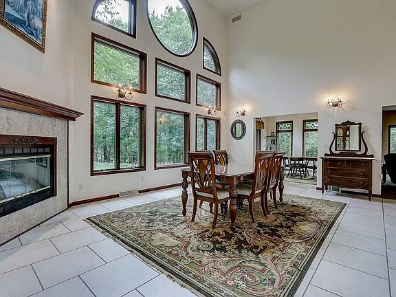 3rd image of W14423 Vista View Ct