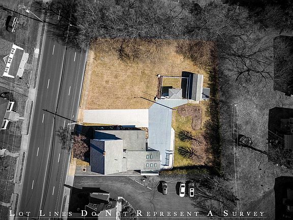 5th image of 583 E Market St