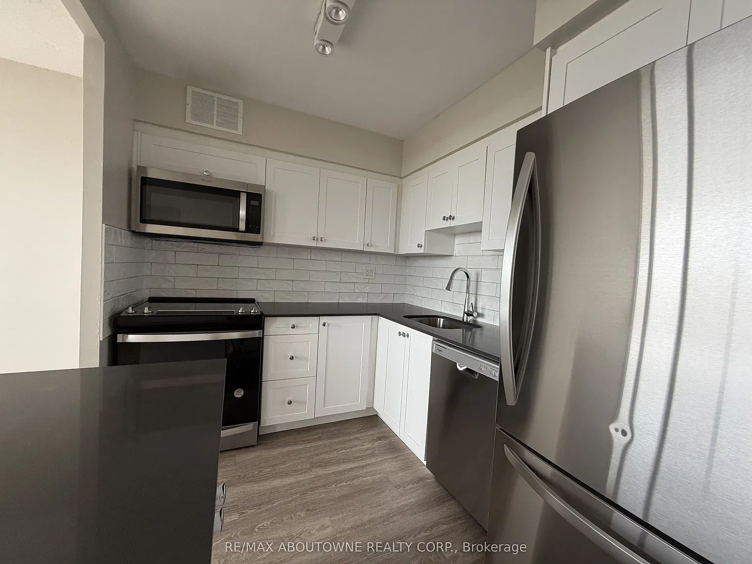 1 bed, $2,350 — Photo 3
