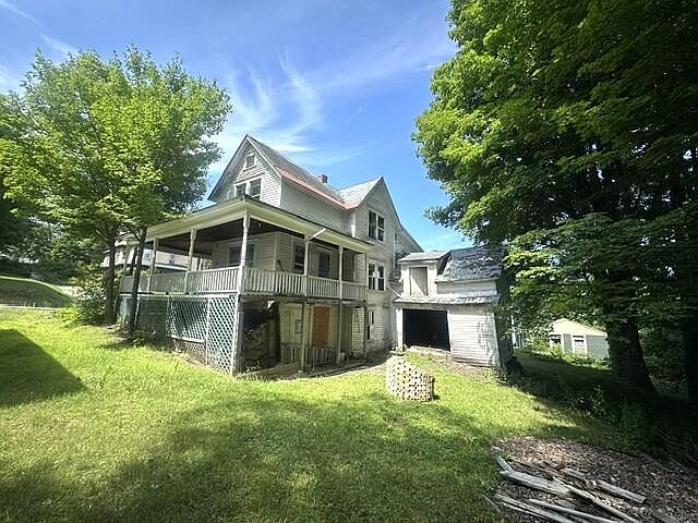 7th image of 627 Prospect Avenue