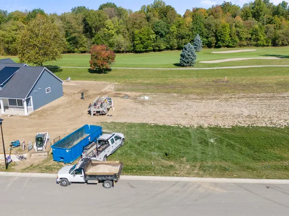 1908 Golfview Dr, Auburn, IN 46706