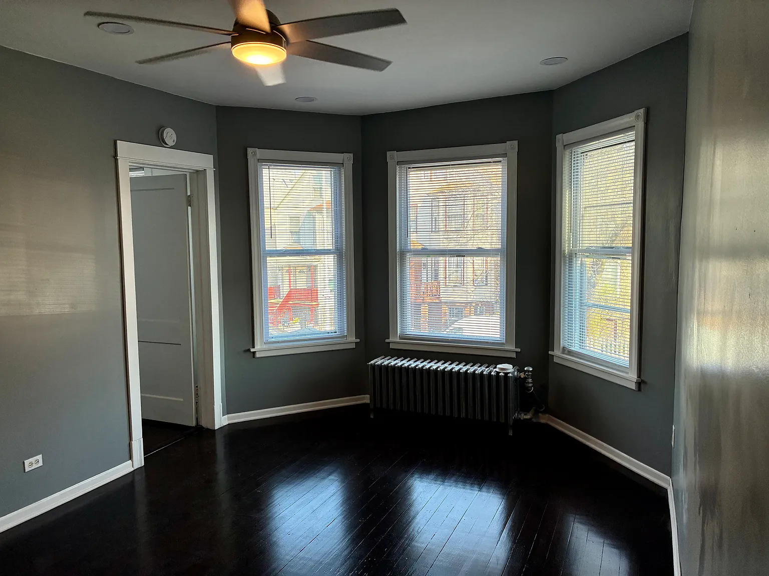 2 bed, 1100 sqft, $2,400 — Photo 1