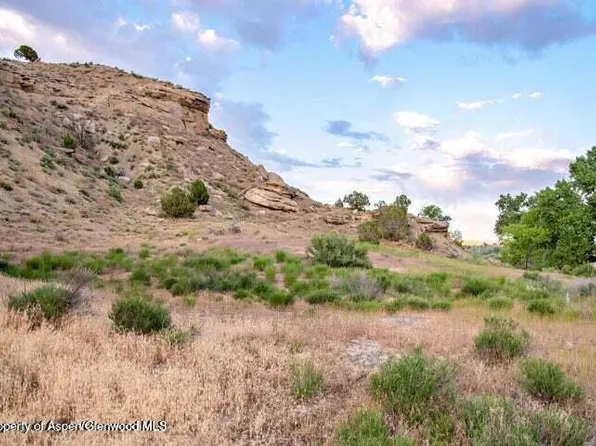 Howard Ave, Rifle, CO 81650