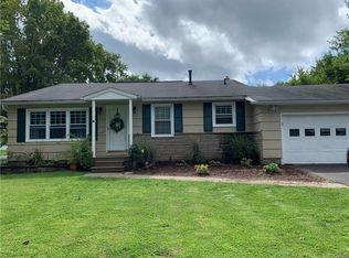 16 Maryland Ln, Liverpool, NY 13090