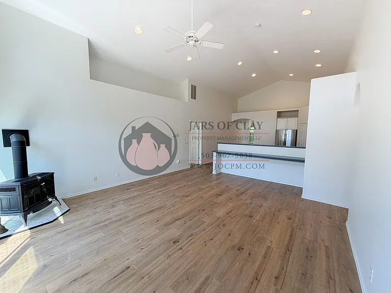 522 Inverness Dr SE — Photo 11