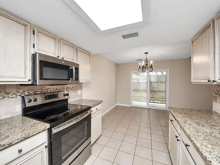 7821 Theissetta Dr #141 — Photo 6