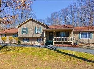 179 Timber Hill Rd, Henryville, PA 18332