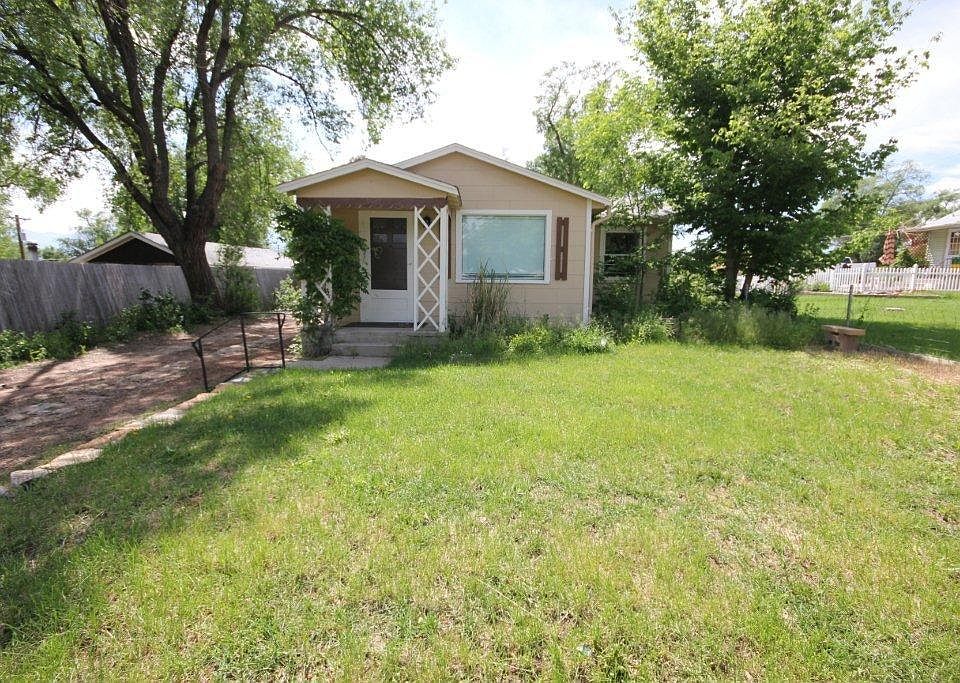 Cute, cozy 2 bedroom home