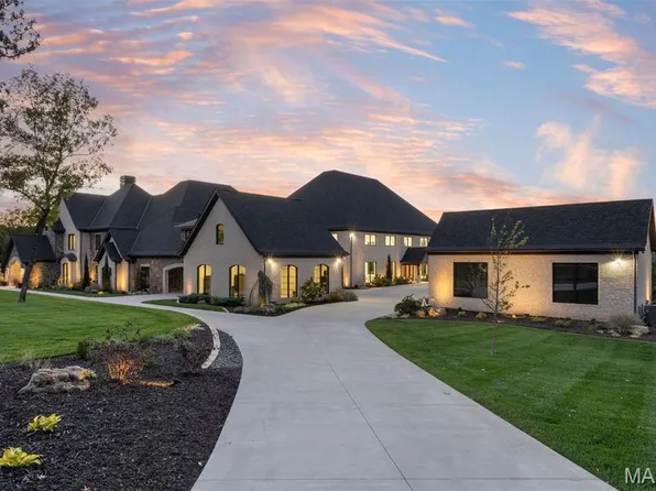 300 Ridgecrest Dr, Saddlebrooke, MO 65630