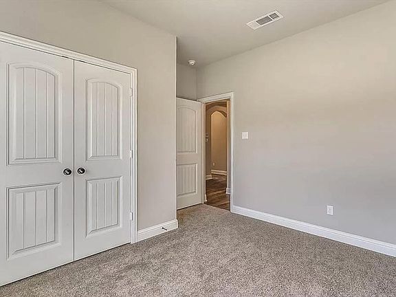 5th image of 3133 Paint Horse Dr