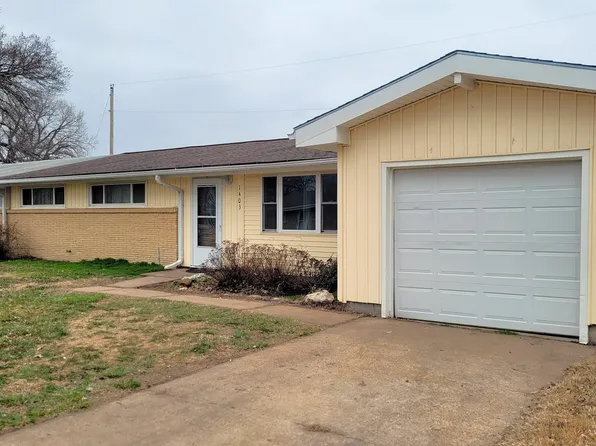 1403 Brittany St, Salina, KS 67401
