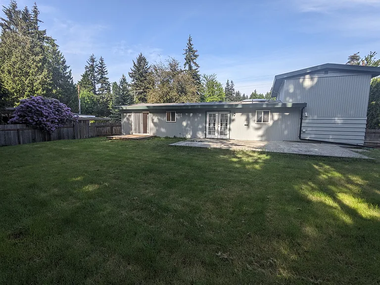 10721 124th Ave NE — Photo 3
