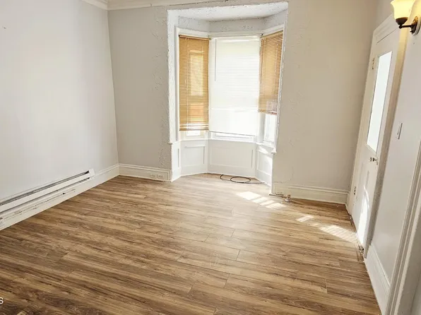 1319 Washburn St #1, Scranton, PA 18504