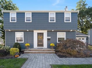 30 Oakridge Rd, Bloomfield, NJ 07003