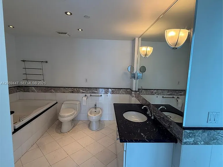 540 West Ave #1013 — Photo 13