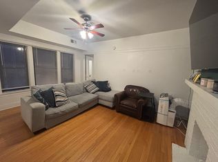 3950 N Fremont St #2, Chicago, IL 60613