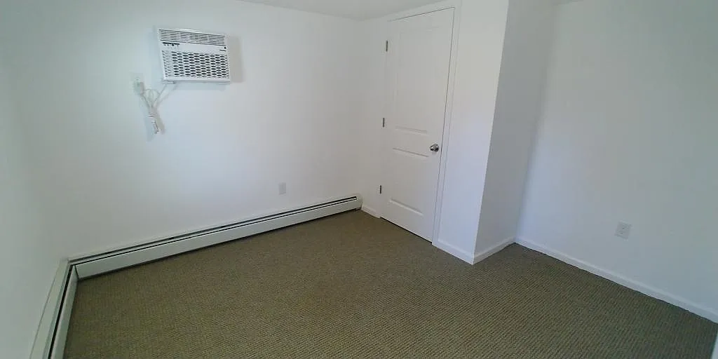 3147 Clive Ave — Photo 3