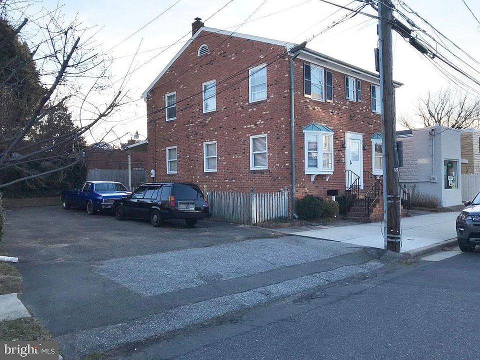 1st image of 608 Gibbon St #610