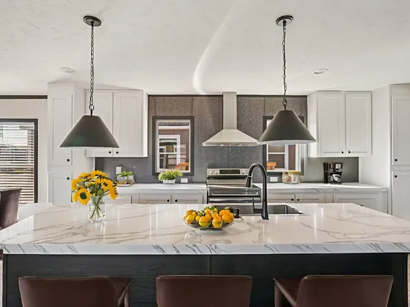 1601 Swallowtail Dr, Cleburne, TX 76033