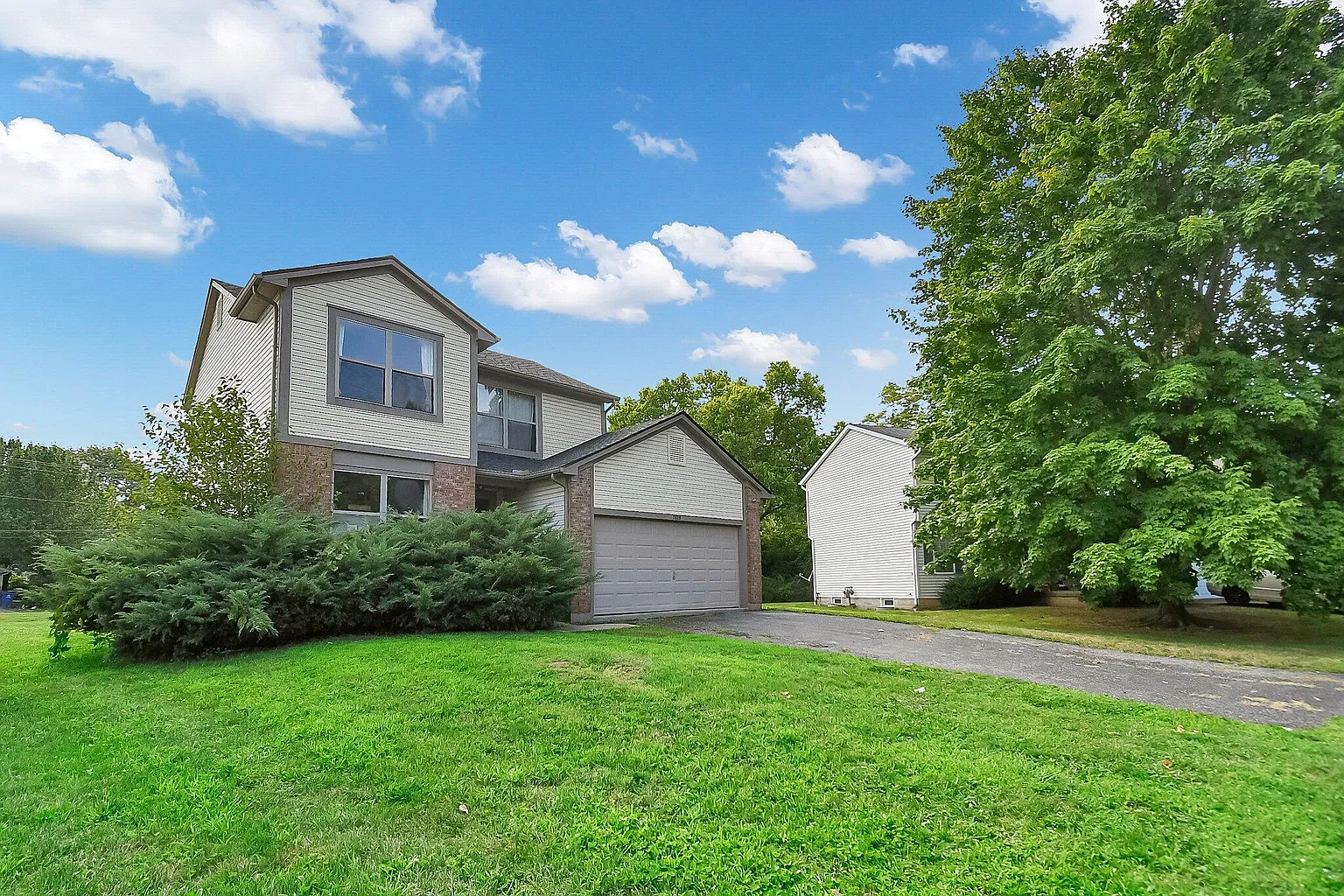 2829 Raphael Dr photo 1