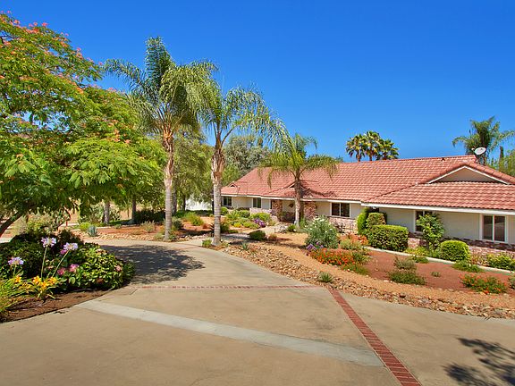 2nd image of 38303 Corte Alegria