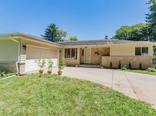 1920 Lone Oak Cir W, Brookfield, WI 53045