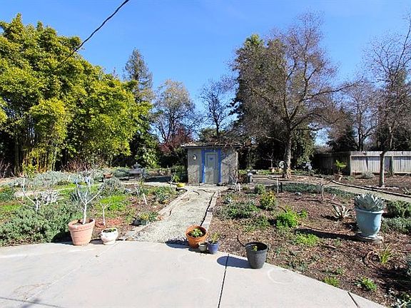 4th image of 4510 N Del Mar Ave