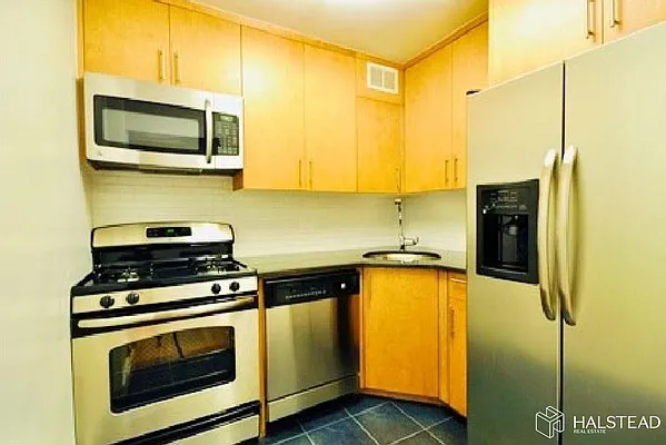 Rented by Halstead Real Estate | media 16