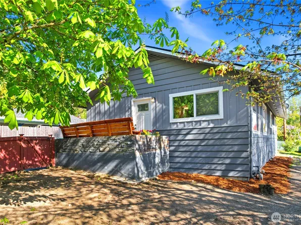 240 Willow Street, Bremerton, WA 98310