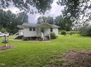 2001 Pearidge Rd, Angier, NC 27501