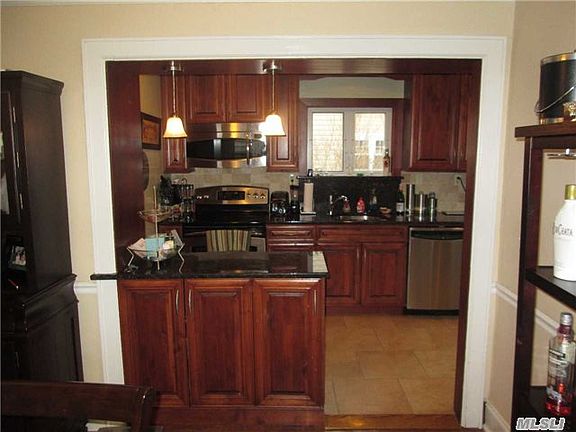 5th image of 28 Geranium Ave