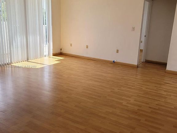4th image of 1200 NE Miami Gardens Dr APT 415W