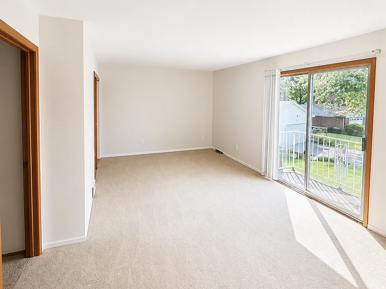 443 Overlook Dr — Photo 10