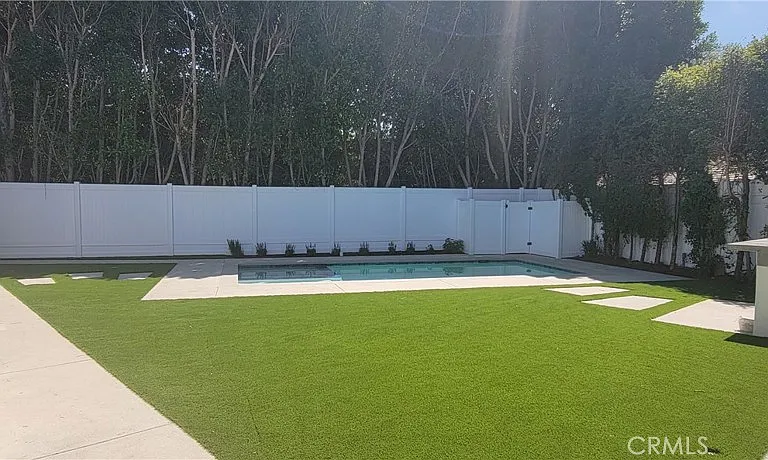 5061 Woodley Ave — Photo 26