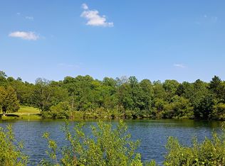 10 Deer Lk, Lewisberry, PA 17339
