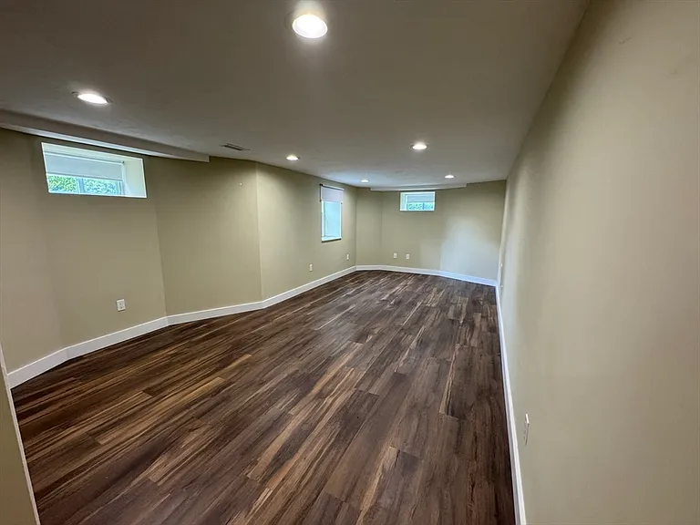 338 Pleasant St #1 — Photo 8