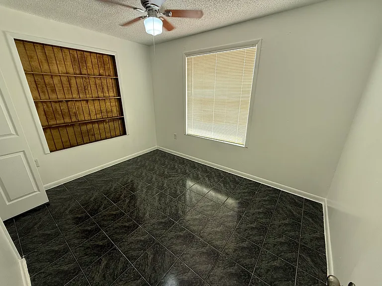 549 Jennings Ave — Photo 17