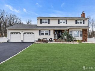 6 Morningside Dr, Old Bridge, NJ 08857