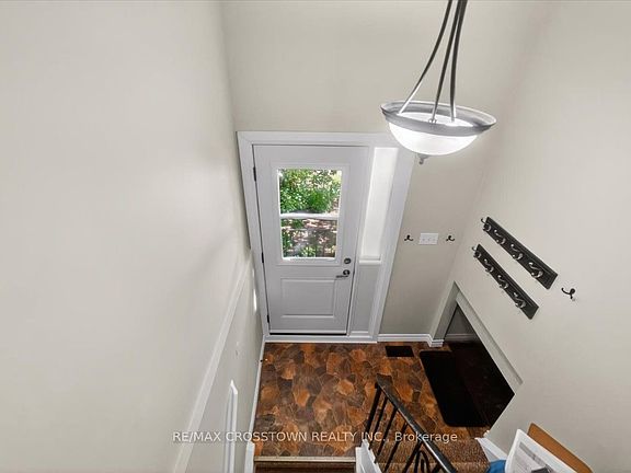 3rd image of 1095 Mississaga St W #121