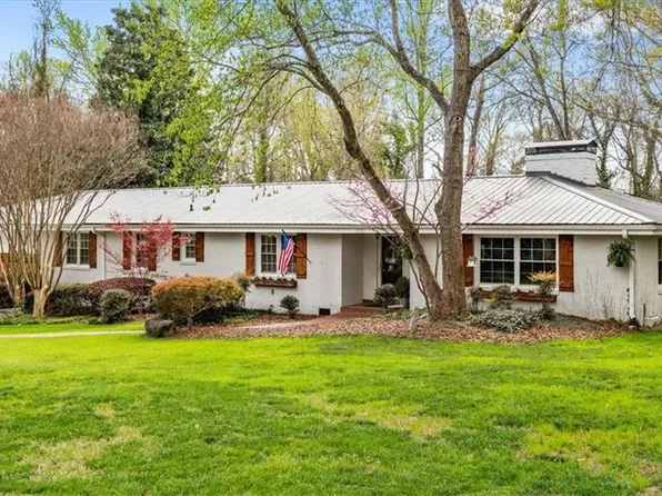 2113 Sprucewood Dr, Greensboro, NC 27407