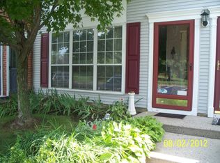 17 Gregory Ln, Franklin Park, NJ 08823