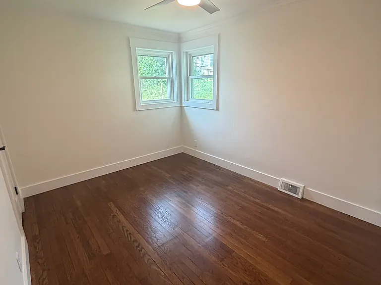 407 La Rue Ave — Photo 7