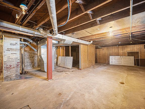 5th image of 103 Mitchell St