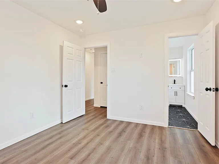 310 Delmar St #C — Photo 11