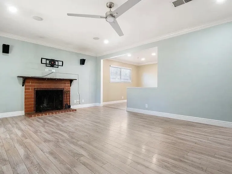 4026 Denver St — Photo 5