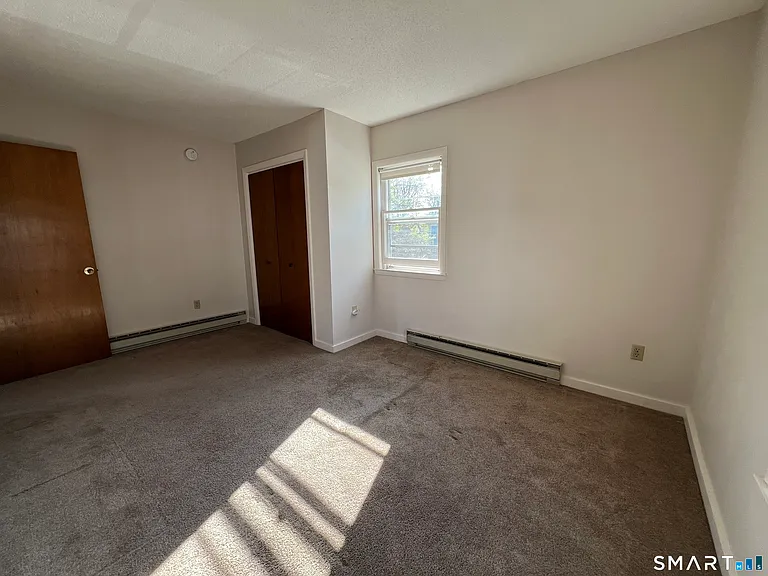 261 Broad St — Photo 5