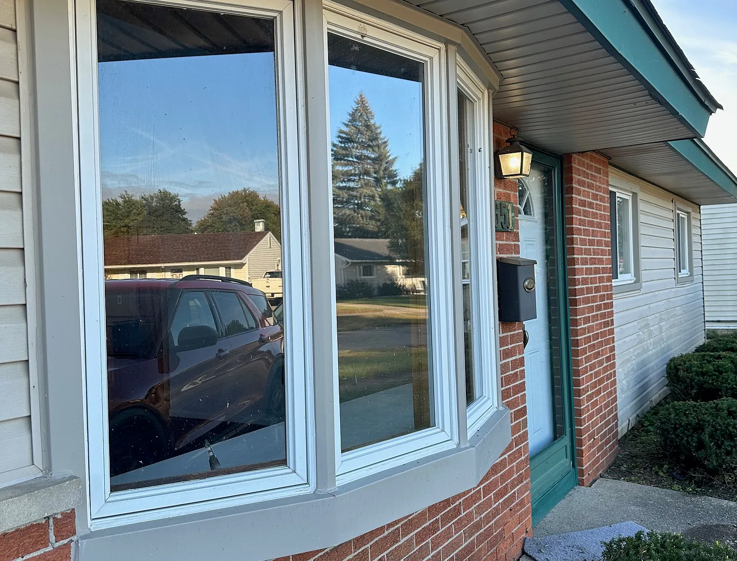 3 bed, 1008 sqft, $1,680 — Photo 3