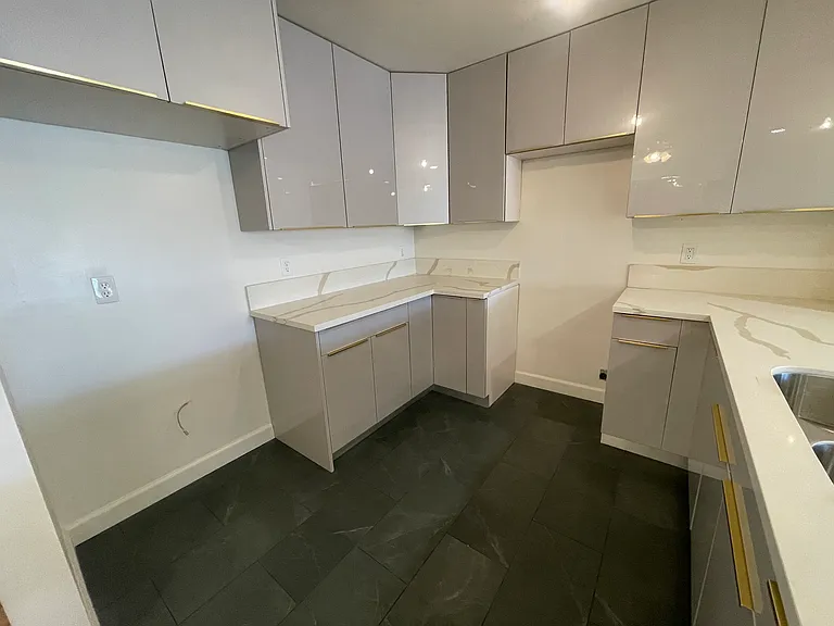 833 S Bedford St #202 — Photo 17