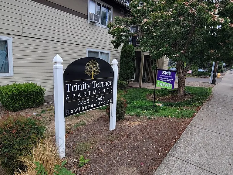 452-Trinity Apartments — Photo 22