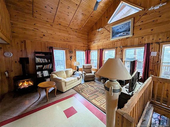 3rd image of 597 Birch Ridge Rd